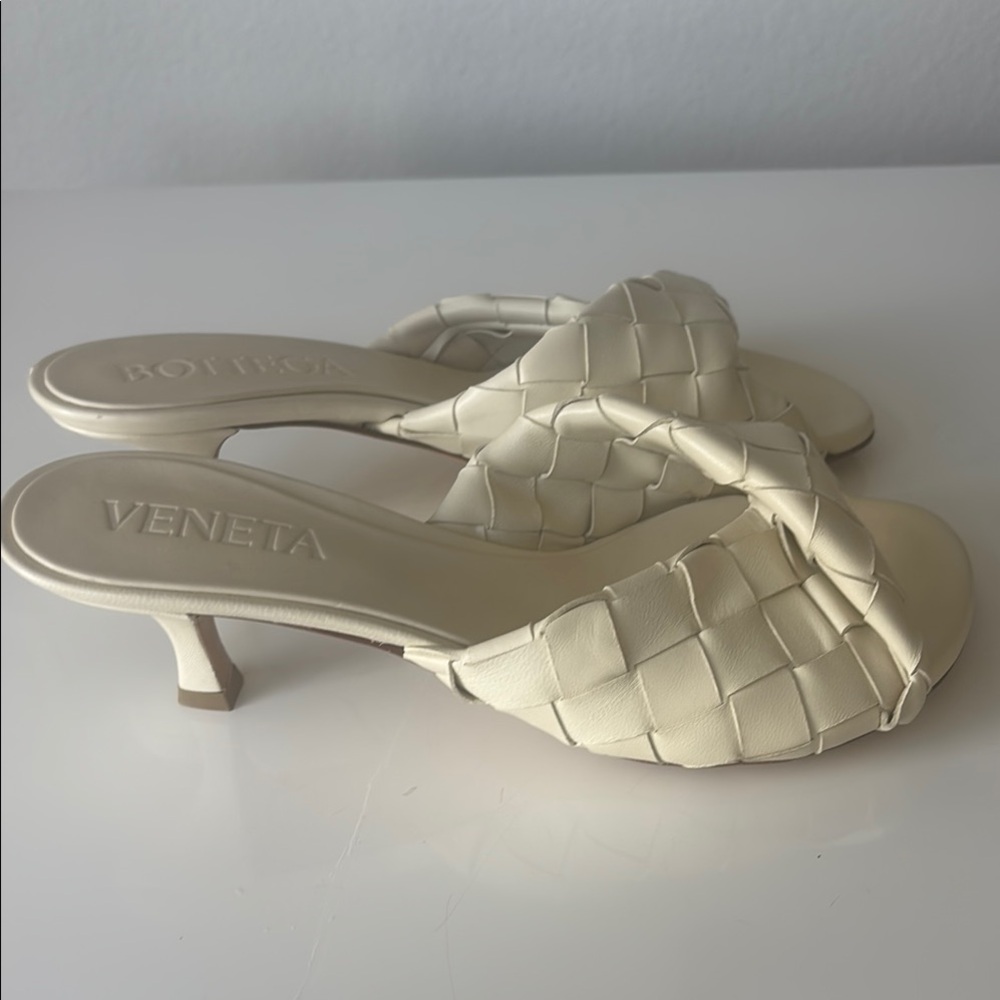Bottega Veneta Cream Woven Kitten Heel Mules